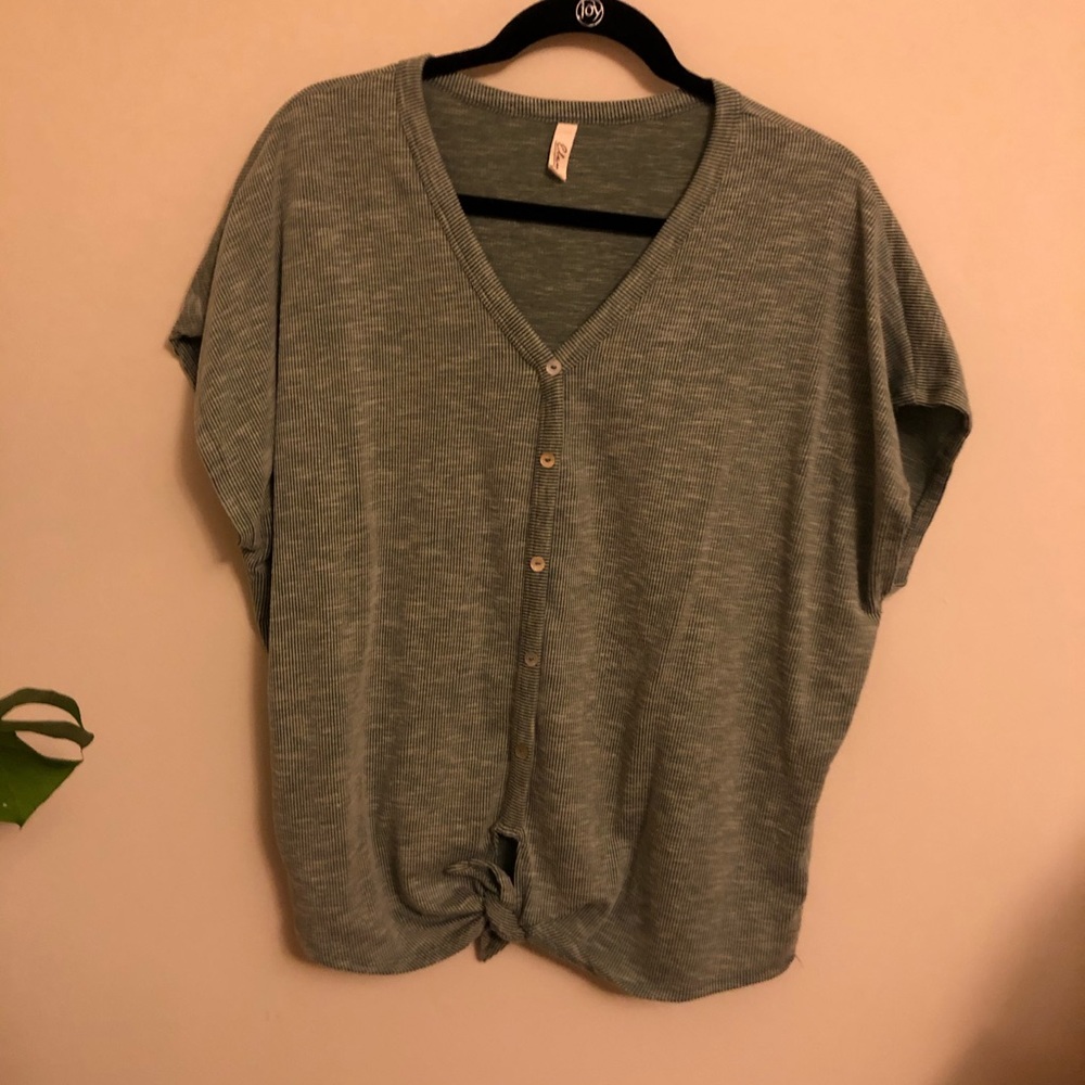 Tie Front Short Sleeve